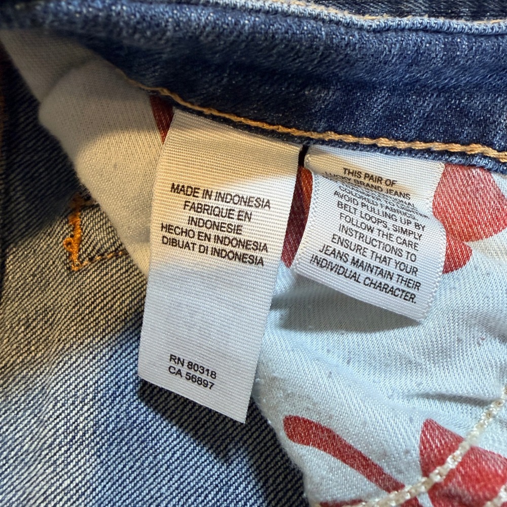 Women's Lucky Brand Jeans - Picture 5 of 6